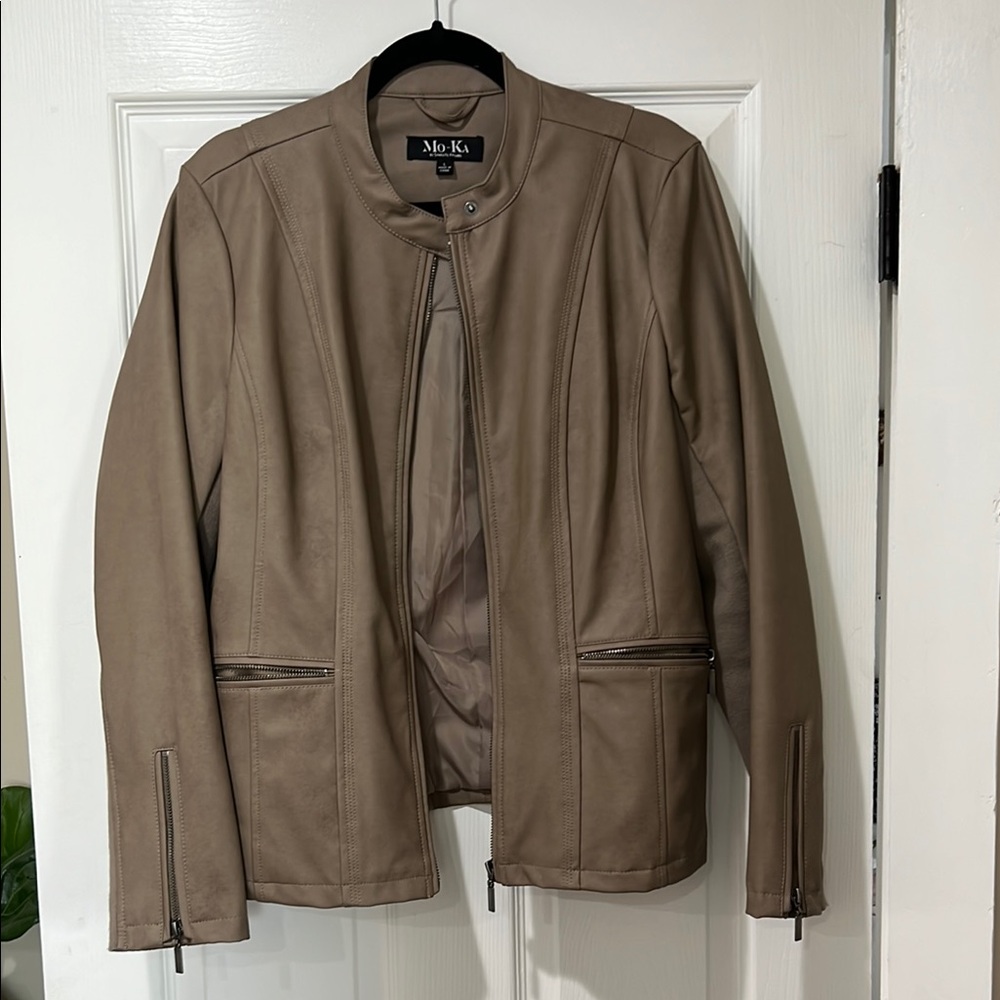Women’s Tan Jacket